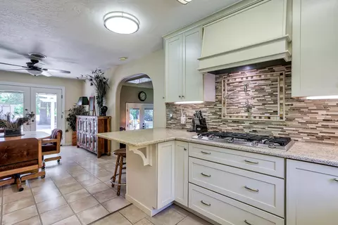 5060 Woodview Dr, Redding, CA 96002 photo 10
