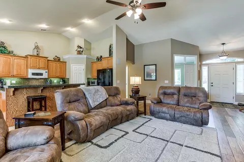 3098 Copper Creek Dr, Redding, CA 96002 photo 5
