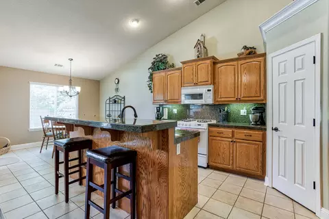 3098 Copper Creek Dr, Redding, CA 96002 photo 6