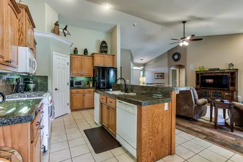 3098 Copper Creek Dr, Redding, CA 96002 photo 9