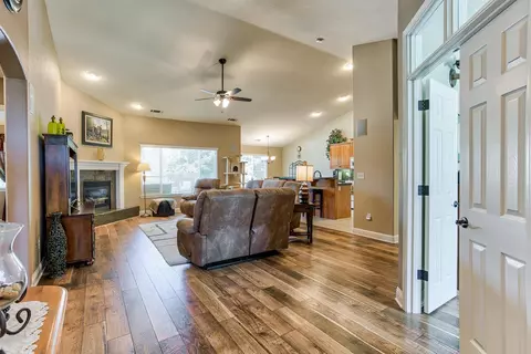 3098 Copper Creek Dr, Redding, CA 96002 photo 3