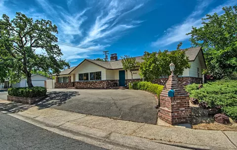 3435 Winding Way, Redding, CA 96003 photo 2