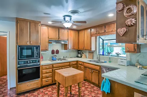 3435 Winding Way, Redding, CA 96003 photo 8