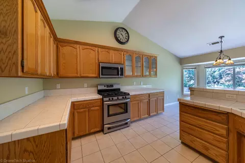 2854 Foxglove Ln, Redding, CA 96001 photo 23