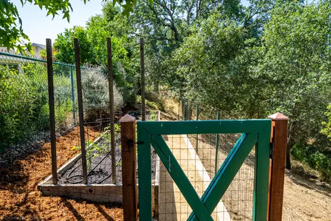 2854 Foxglove Ln, Redding, CA 96001 photo 43