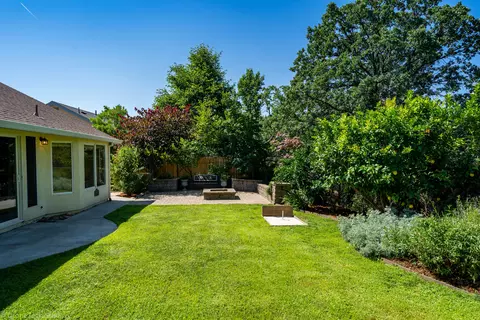 2854 Foxglove Ln, Redding, CA 96001 photo 35