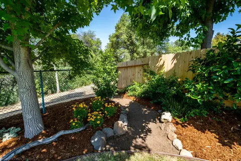 2854 Foxglove Ln, Redding, CA 96001 photo 45