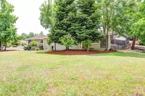 5258 Jonella Way, Redding, CA 96003 photo 4