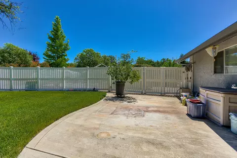19254 Lewallen Ct, Redding, CA 96003 photo 42