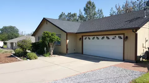 1235 Riviera Dr, Redding, CA 96001 photo 3