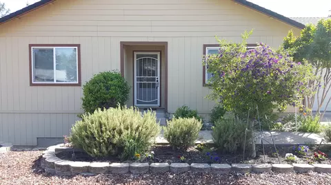 1235 Riviera Dr, Redding, CA 96001 photo 4