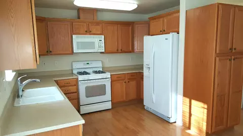 1235 Riviera Dr, Redding, CA 96001 photo 6