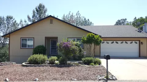 1235 Riviera Dr, Redding, CA 96001 photo 1