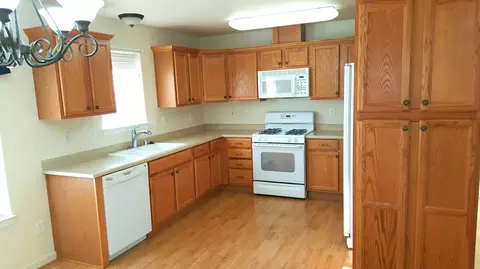 1235 Riviera Dr, Redding, CA 96001 photo 7