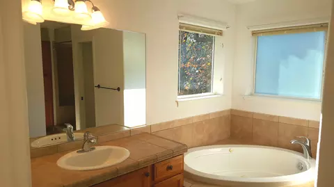 1235 Riviera Dr, Redding, CA 96001 photo 9
