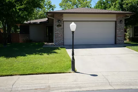 2048 Lazare Path, Redding, CA 96001 photo 2