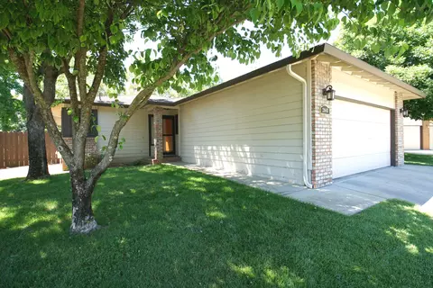 2048 Lazare Path, Redding, CA 96001 photo 1