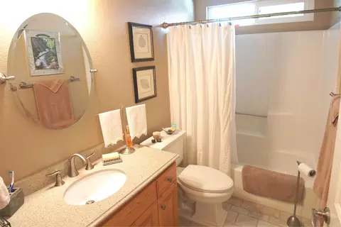 2048 Lazare Path, Redding, CA 96001 photo 9