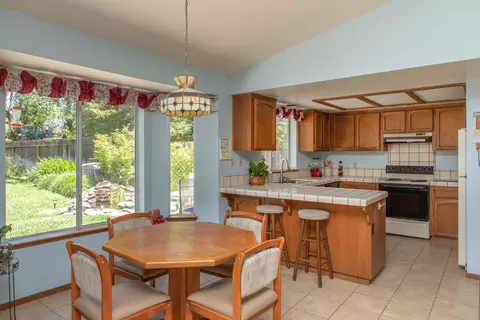 1642 El Capitan Dr, Redding, CA 96001 photo 13