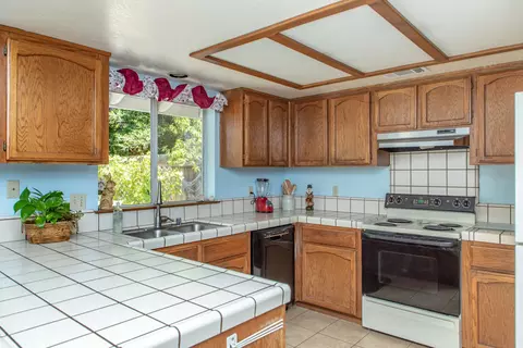 1642 El Capitan Dr, Redding, CA 96001 photo 14