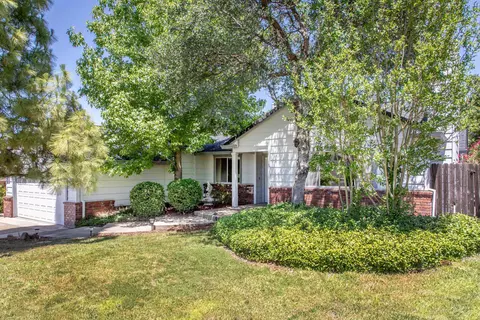 1642 El Capitan Dr, Redding, CA 96001 photo 2