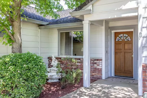 1642 El Capitan Dr, Redding, CA 96001 photo 3