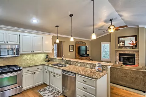 3868 Siskiyou St, Redding, CA 96001 photo 13