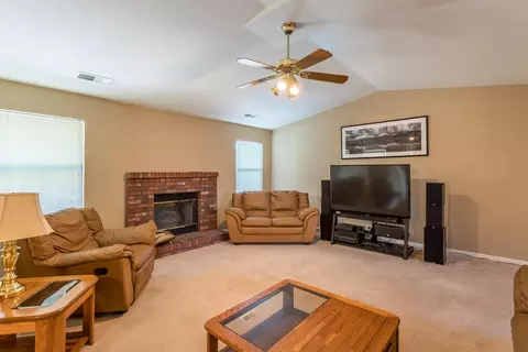 3030 Howard Dr, Redding, CA 96001 photo 5
