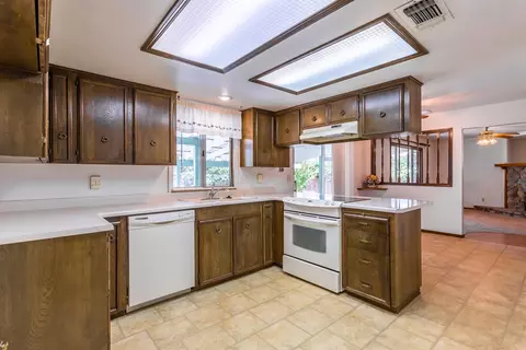 1196 Ruthie Ln, Redding, CA 96002 photo 5