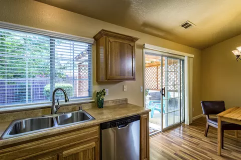 1883 Yahi Ln, Redding, CA 96002 photo 15