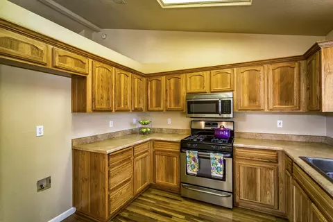 1883 Yahi Ln, Redding, CA 96002 photo 5