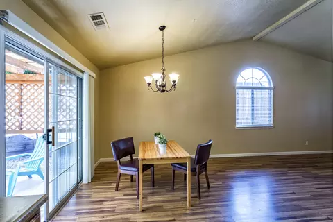 1883 Yahi Ln, Redding, CA 96002 photo 8