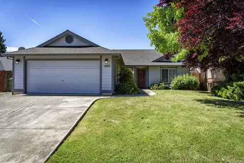 1883 Yahi Ln, Redding, CA 96002 photo 2