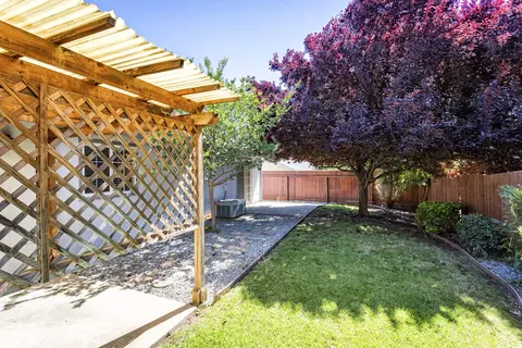 1883 Yahi Ln, Redding, CA 96002 photo 25