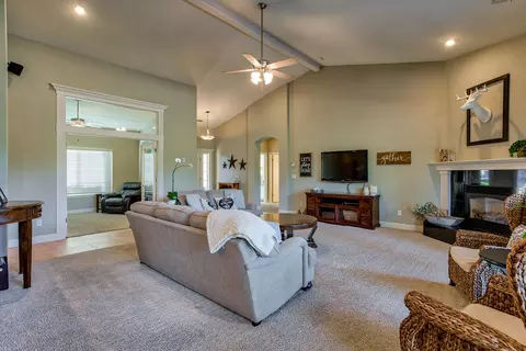 1563 Spanish Bay Dr, Redding, CA 96003 photo 10