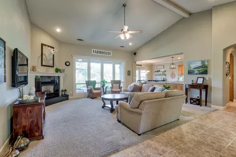 1563 Spanish Bay Dr, Redding, CA 96003 photo 8