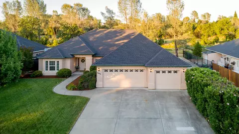 1563 Spanish Bay Dr, Redding, CA 96003 photo 4