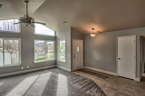 496 Bedrock Ln, Redding, CA 96003 photo 2