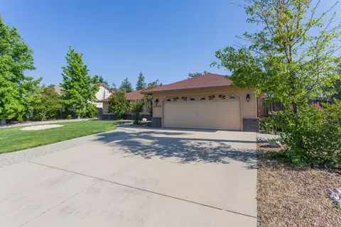 3032 Sunglow Dr, Redding, CA 96001 photo 3