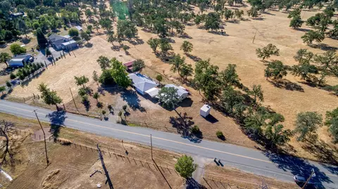 22156 Old Alturas Rd, Redding, CA 96003 photo 2
