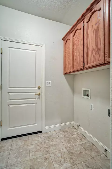 1681 Galway Dr, Redding, CA 96001 photo 14