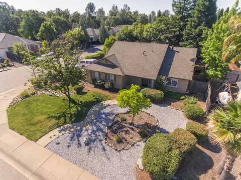 5891 Fairmont Dr, Redding, CA 96003 photo 1