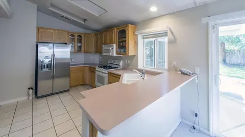5891 Fairmont Dr, Redding, CA 96003 photo 6