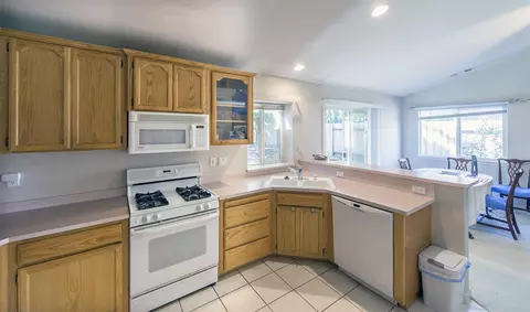 5891 Fairmont Dr, Redding, CA 96003 photo 8
