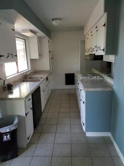 19216 W Niles Ln, Redding, CA 96002 photo 4