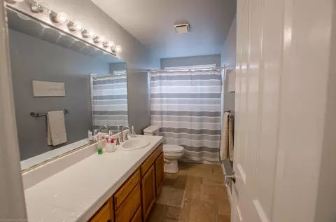 1355 Carla Cir, Redding, CA 96003 photo 16