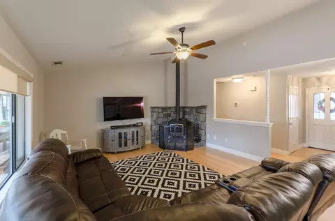 1355 Carla Cir, Redding, CA 96003 photo 8