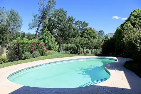 1619 Spanish Bay Dr, Redding, CA 96003 photo 4