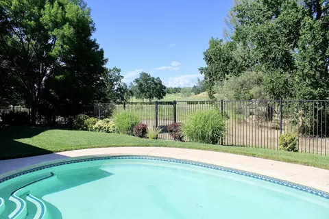 1619 Spanish Bay Dr, Redding, CA 96003 photo 9