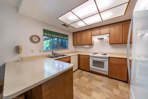 230 Woodhill Dr, Redding, CA 96003 photo 10